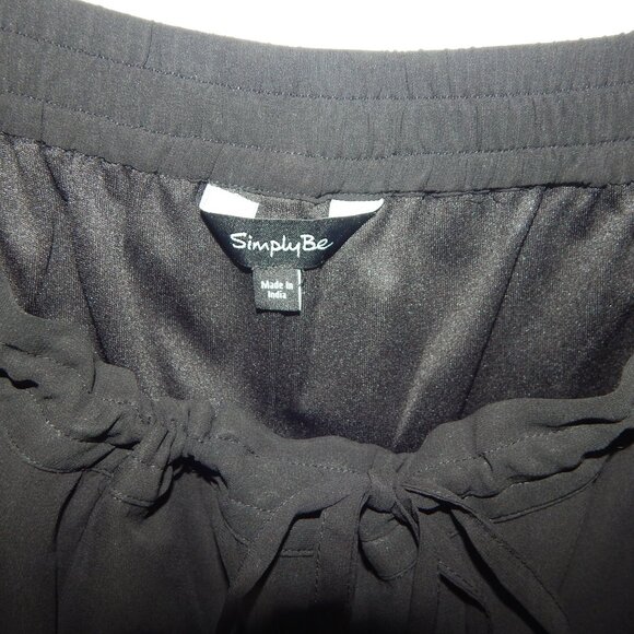 Simply Be Embellished Shorts - Picture 4 of 5